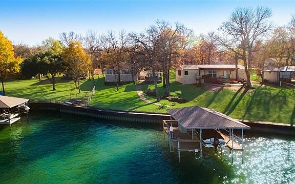 4th image of 133 Lakeside Ln