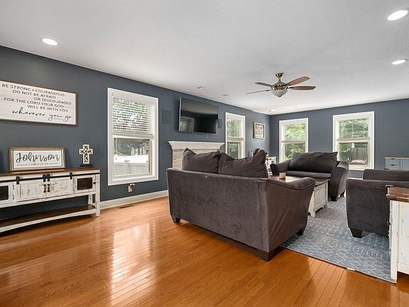 2nd image of 6863 Bethany Dr