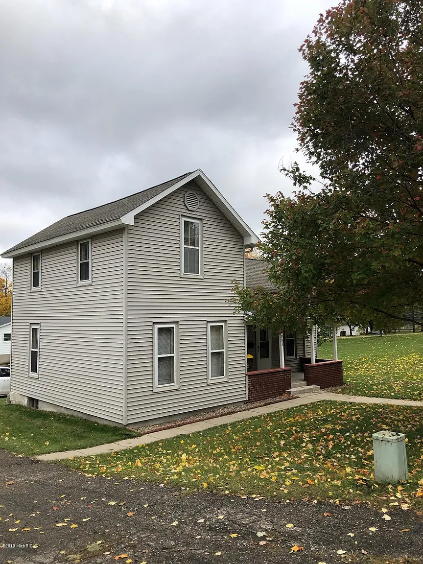 627 Hill St photo 1