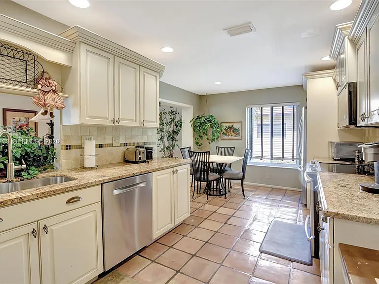 5320 SW 21st Ct — Photo 12