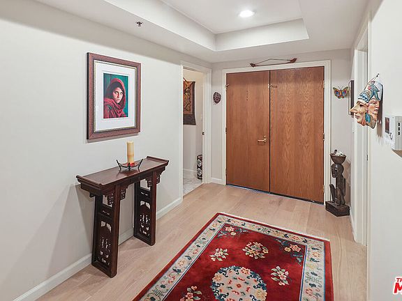 4th image of 410 S Barrington Ave APT 206