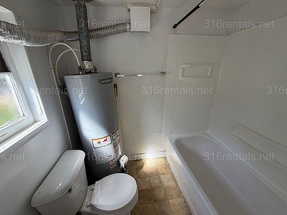 2nd image of 1015 E 5th St