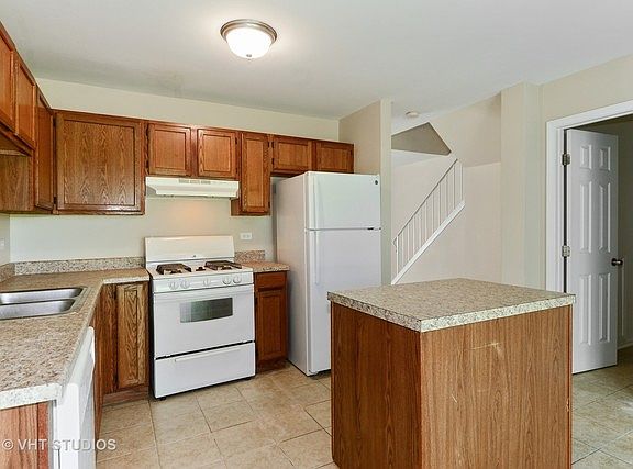 3rd image of 1176 Brockton Ct