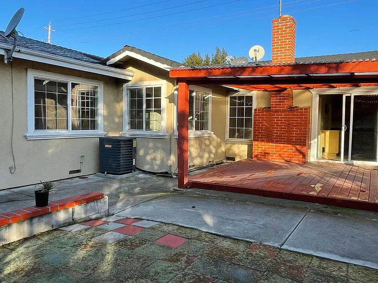 960 Branham Ln — Photo 8