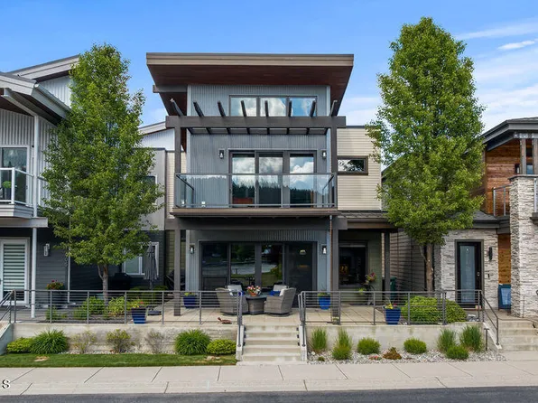 1595 W Bellerive Ln, Coeur D Alene, ID 83814