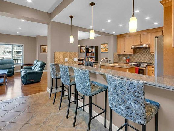 4th image of 44 S Mahogany Rise SE