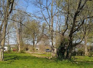 4606 Lake Dreamland Dr, Louisville, KY 40216