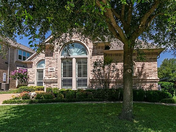 2nd image of 1402 Saint Tropez Ln