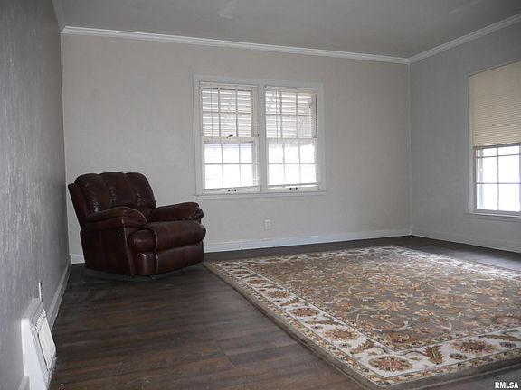 3rd image of 1524 S Easton Ave