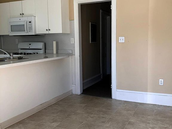 2nd image of 600 Gay St APT 1