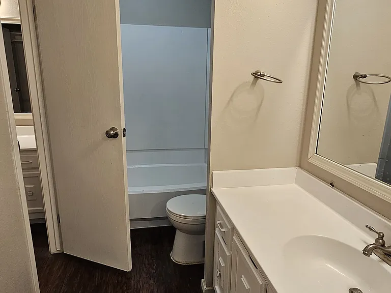 18015 Autumn Hills Dr — Photo 11