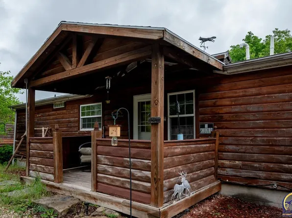 421 E Flint Hills Dr, Alma, KS 66401