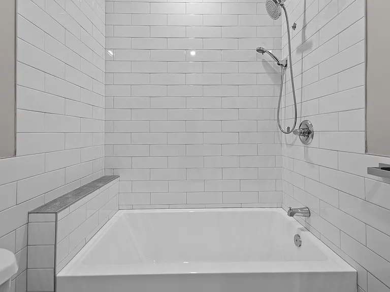 77 E Pastorius St #6 — Photo 2
