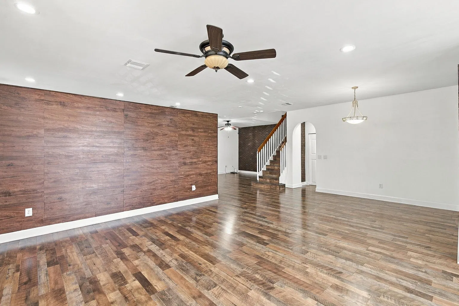 4 bed, 2.5 bath, 2488 sqft, $4,300 — Photo 3