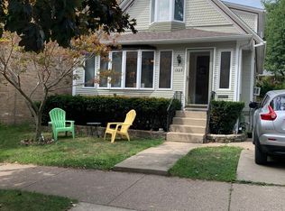 1325 Greenleaf St, Evanston, IL 60202