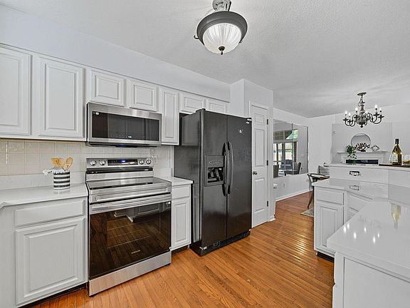 5th image of 1458 Sedgefield Dr