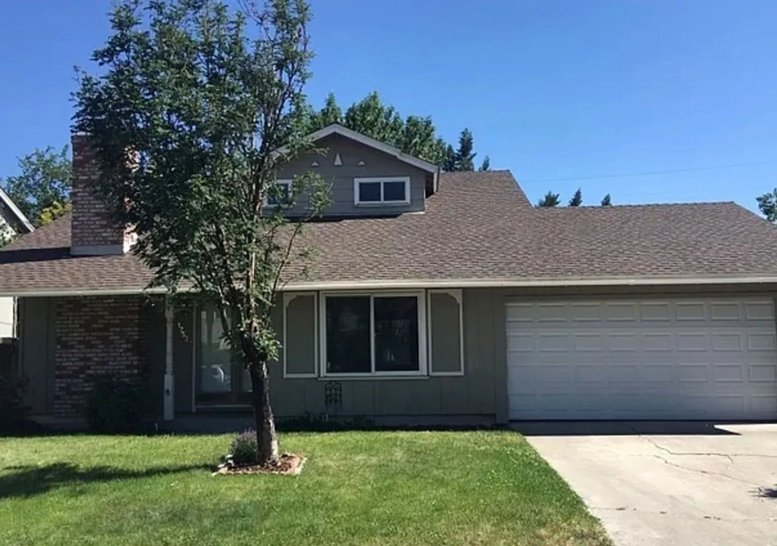Sparks - Huge Yard - Great 3 Bed 2 Bath Home! — Photo 1