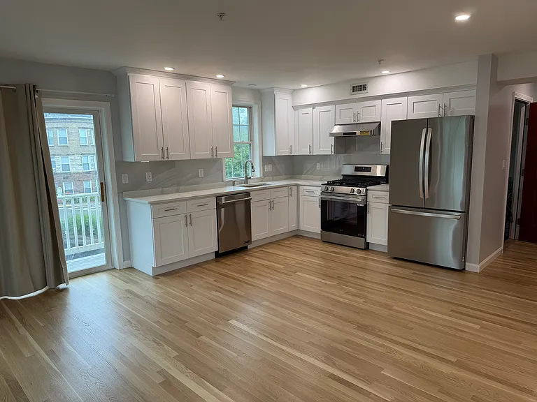 571 Freeport St #3 — Photo 9