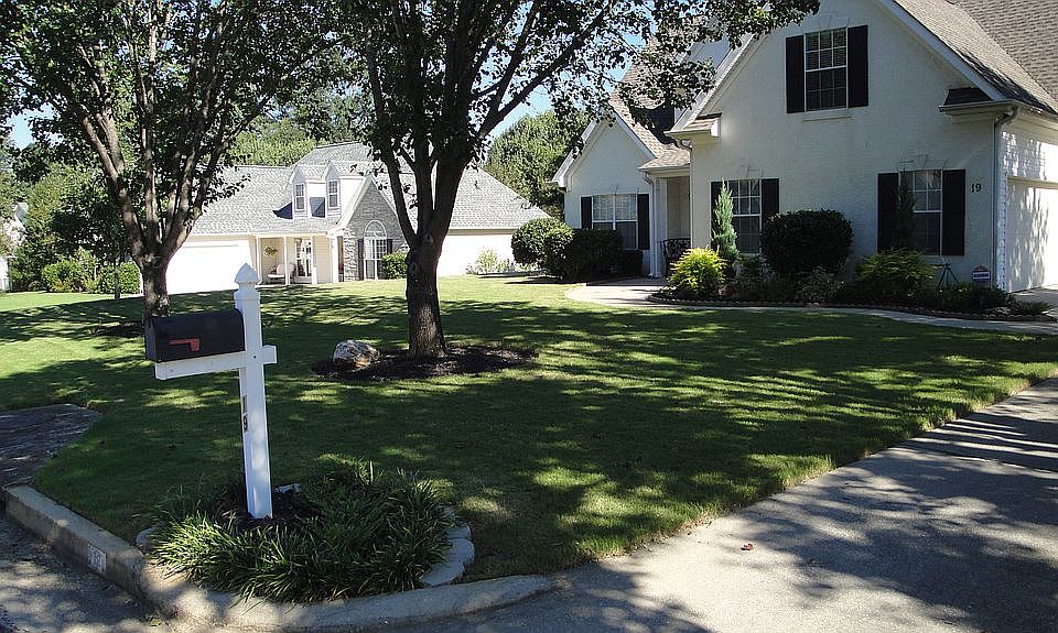 1st image of 19 Pebble Creek Dr