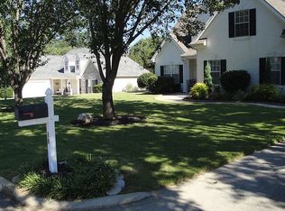 19 Pebble Creek Dr, Newnan, GA