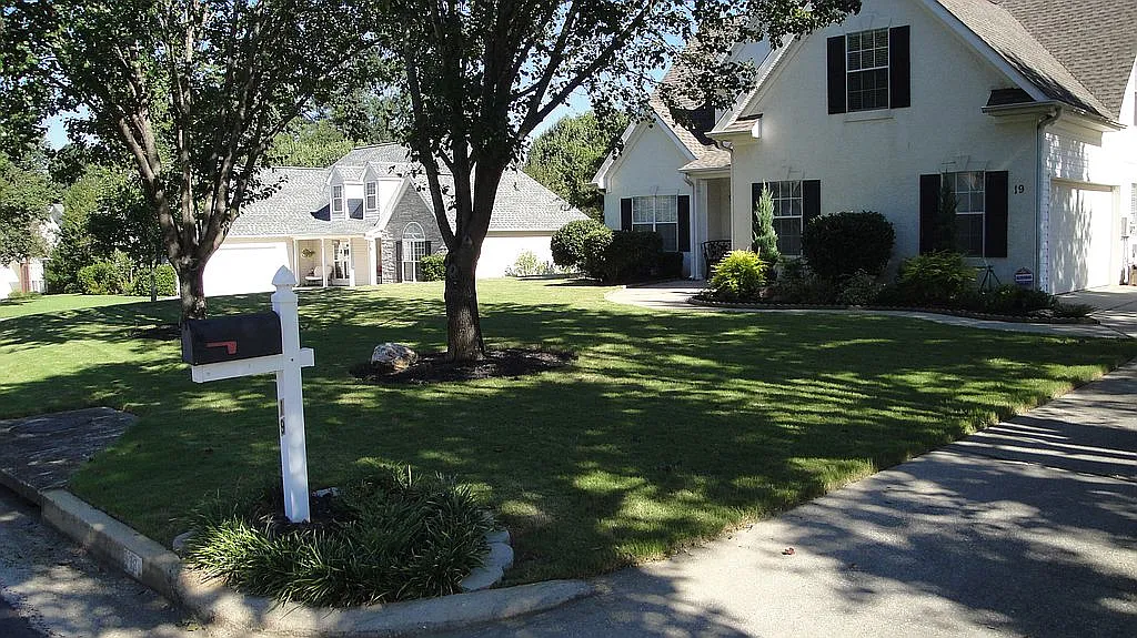 19 Pebble Creek Dr photo 1