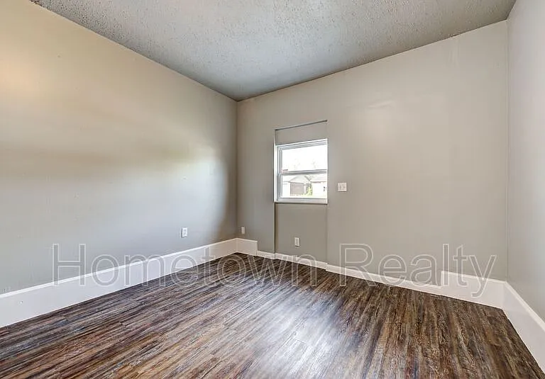 1308 McDonald Dr — Photo 32