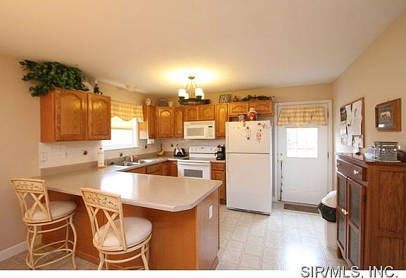 4th image of 732 Chouteau Ave