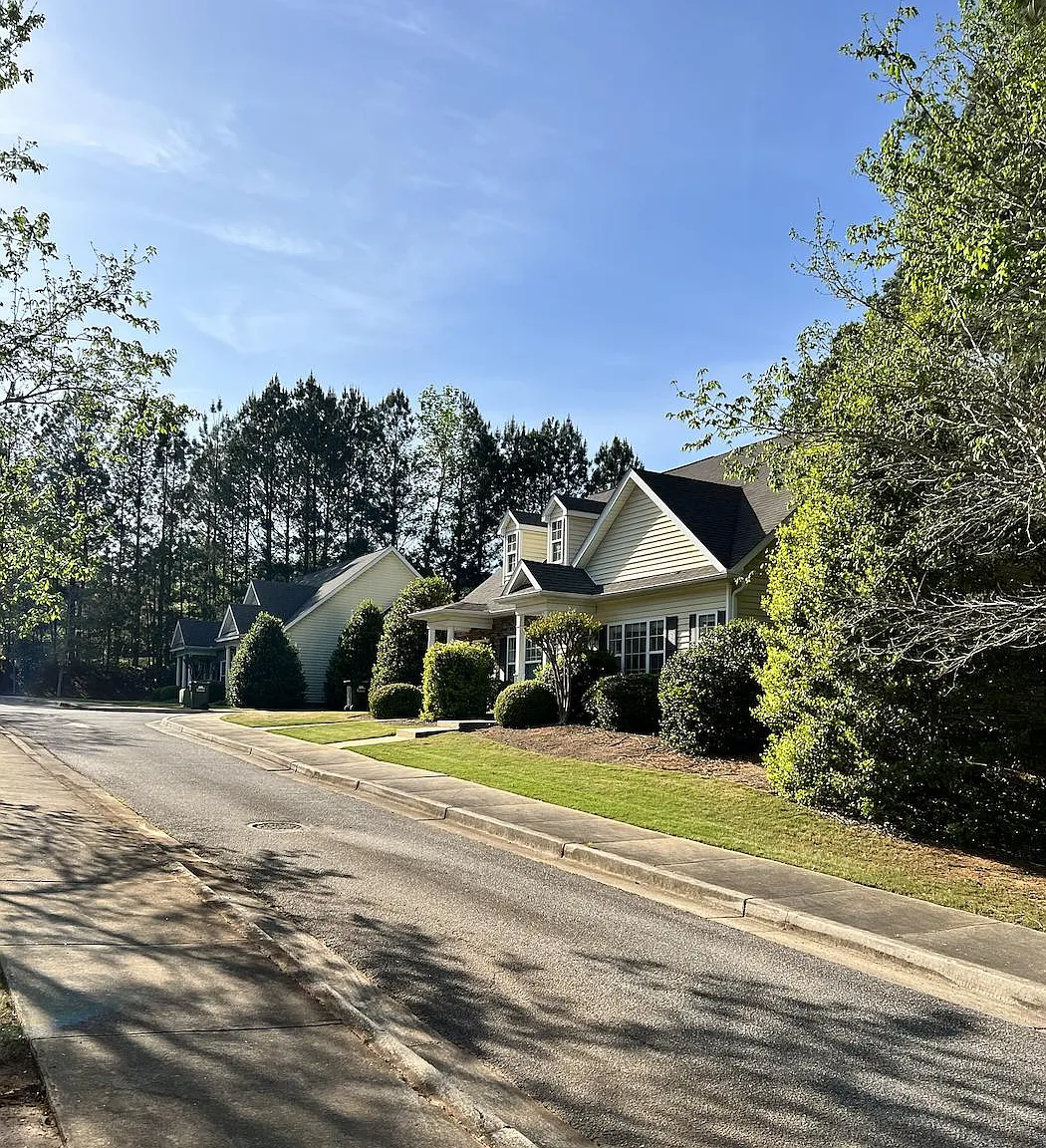 1305 Cedar Shoals Dr — Photo 1