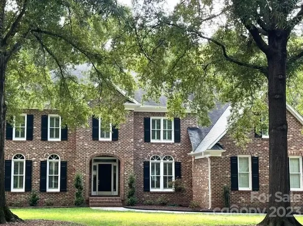 10421 Tyne Ct, Charlotte, NC 28210
