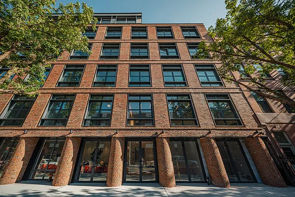 Rented by Nooklyn NYC LLC | media 27