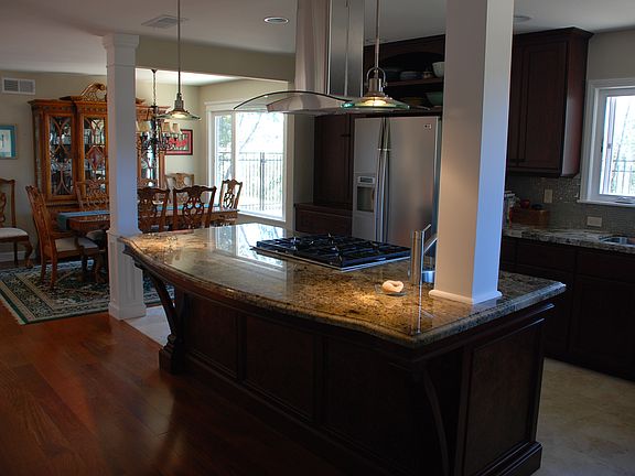 Spacious Dining Area
