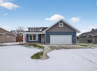 1229 W 7th St, Waterloo, IA 50702