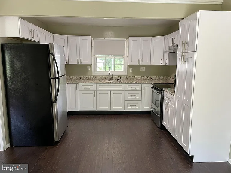 15713 Pointer Ridge Dr — Photo 3