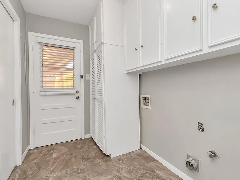 12526 Hazelwood Ln — Photo 11