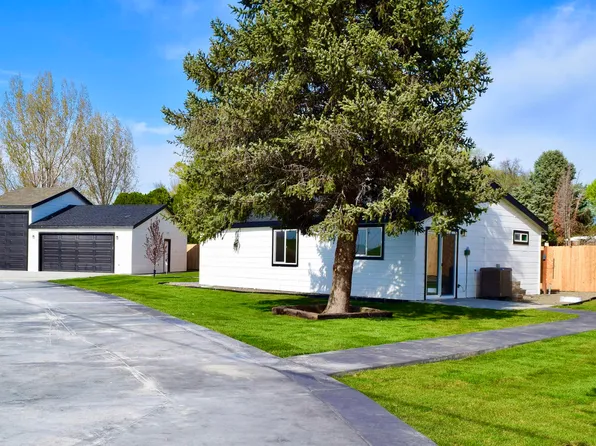 24902 Farmway Rd, Caldwell, ID 83607
