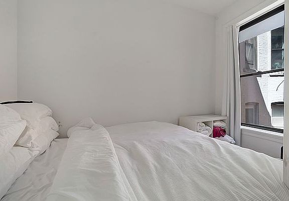 4th image of 345 E 83rd St APT 22