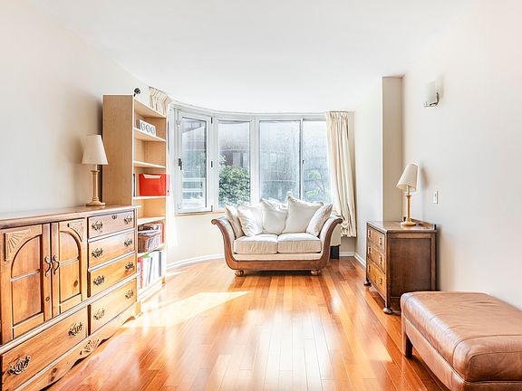 5th image of 295 Greenwich St #3AN