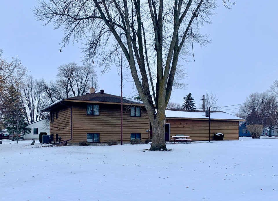 1st image of 170 Pegasus Ave E