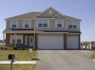 8528 Creek Ct, Machesney Park, IL 61115