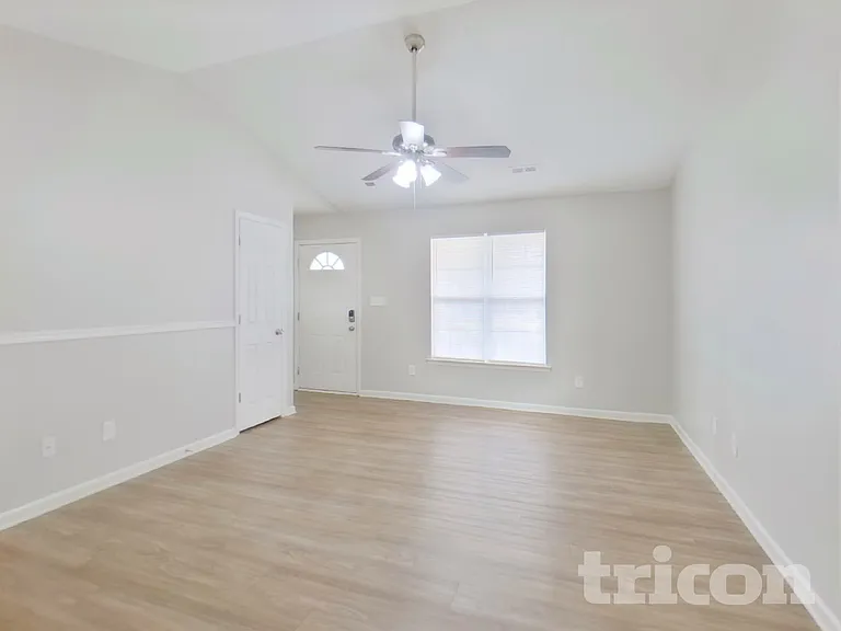 7112 Windsong Way — Photo 4
