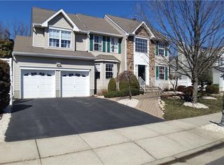 36 Heman St, Edison, NJ 08837