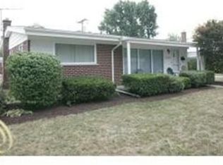 17608 Dolores St, Livonia, MI 48152