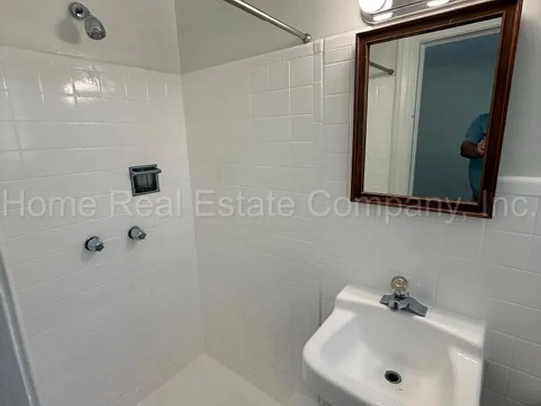 1947 Robinhood Rd — Photo 9