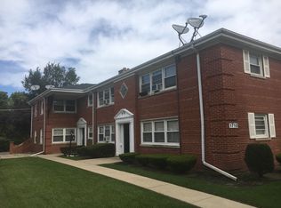 1710 W Touhy Ave APT F, Park Ridge, IL 60068