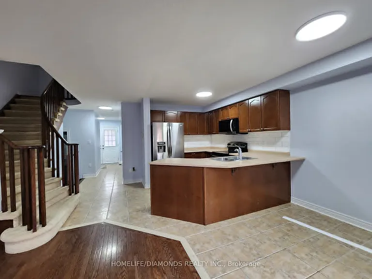 22 Colonel Lyall St — Photo 5