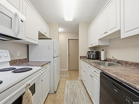 4th image of 1580 Olive Diefenbaker Dr #418