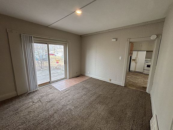 4th image of 1313 Green Bay St #1315