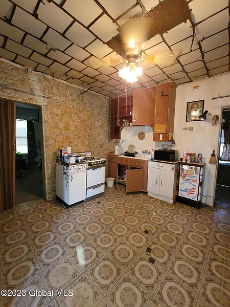 5th image of 1714 Avenue B