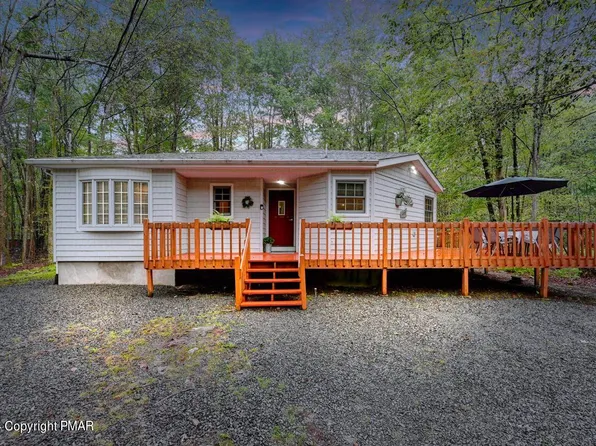 411 Quaker Ct, Pocono Lake, PA 18347