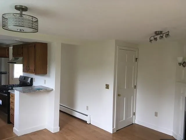 2 bed, 1100 sqft, $2,300 — Photo 2